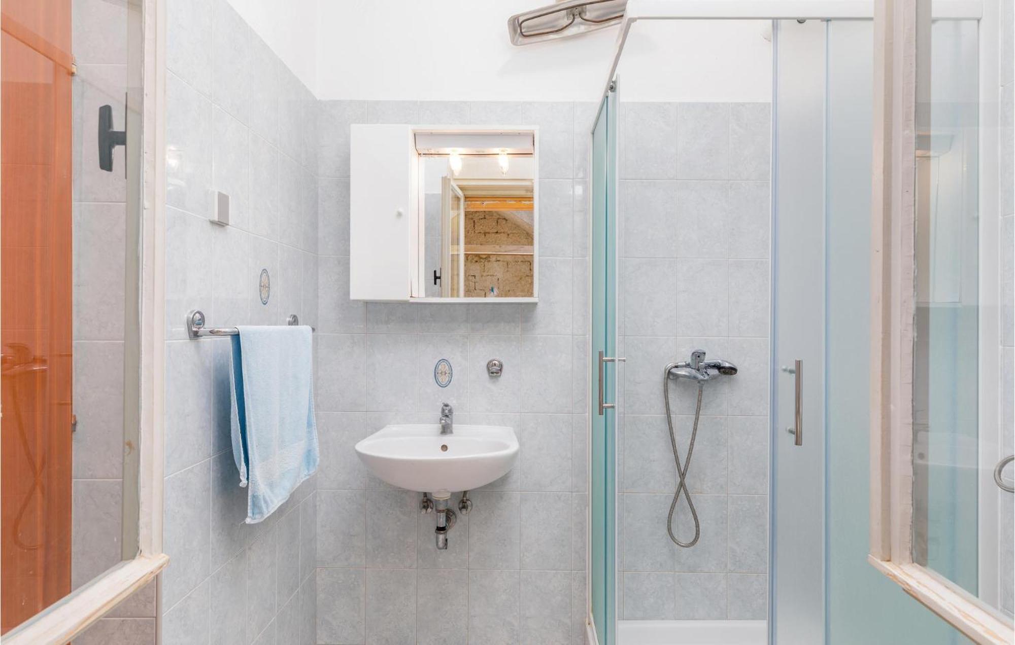 Lovely Apartment In Fazana With Kitchen Bagian luar foto