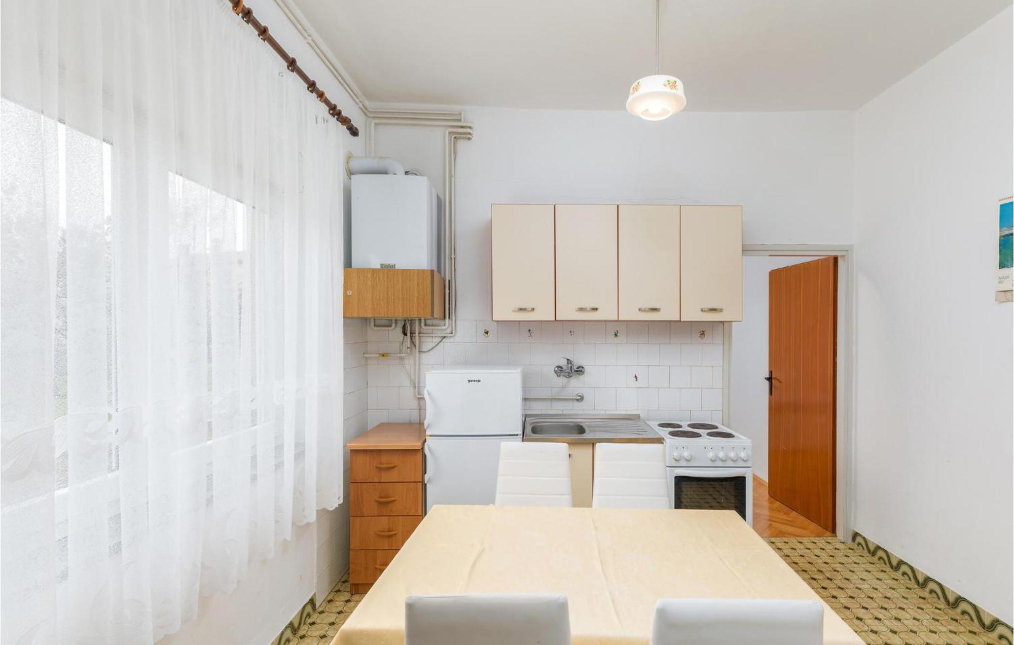 Lovely Apartment In Fazana With Kitchen Bagian luar foto